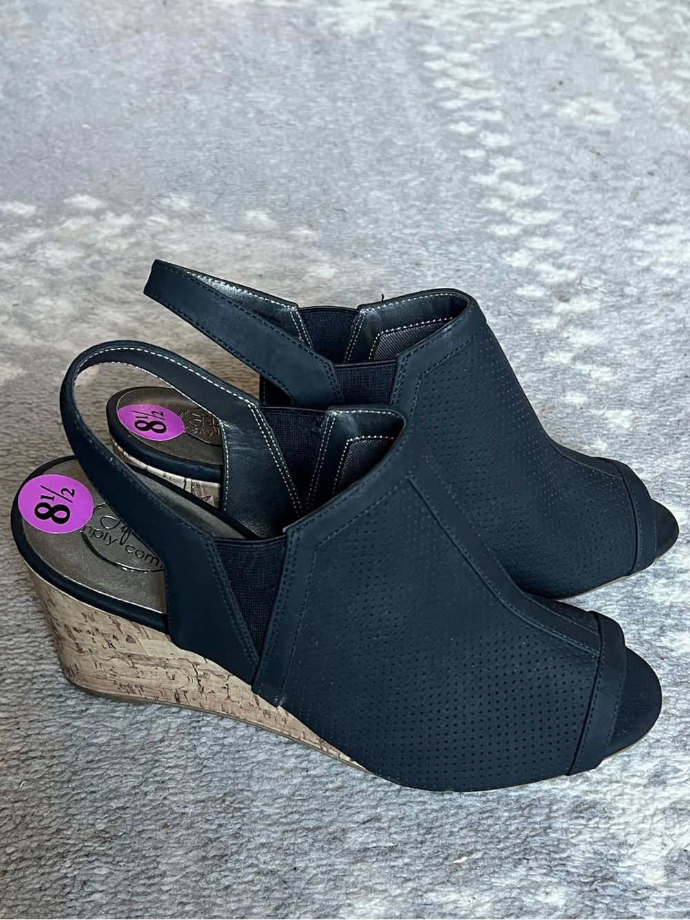 Women’s Size 8.5 Black Wedge